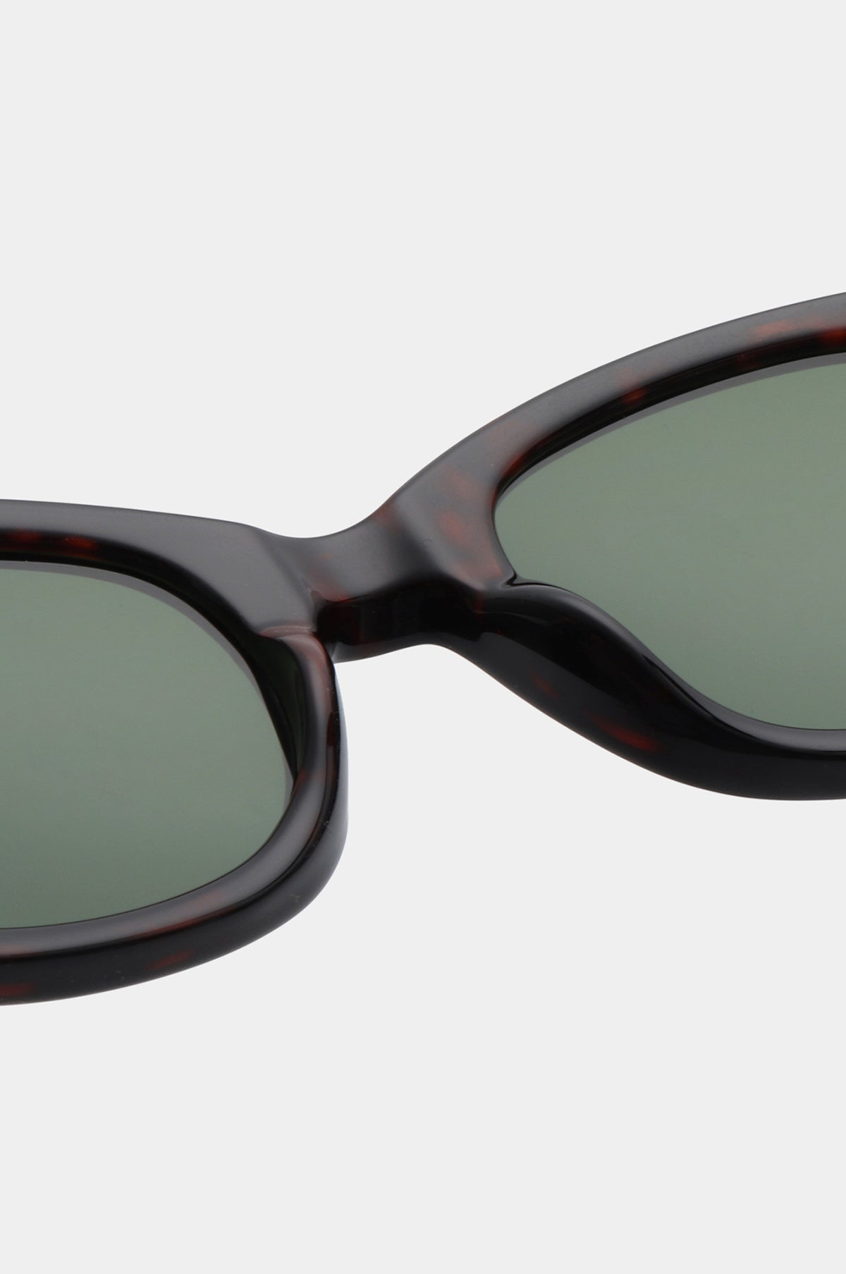 Anma Sunglasses Demi Tortoise