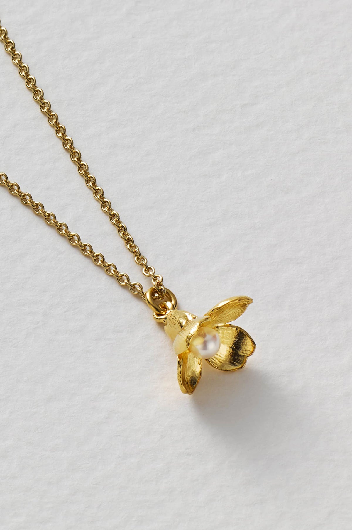 Cuckoo Flower Necklace with Pearl Gold