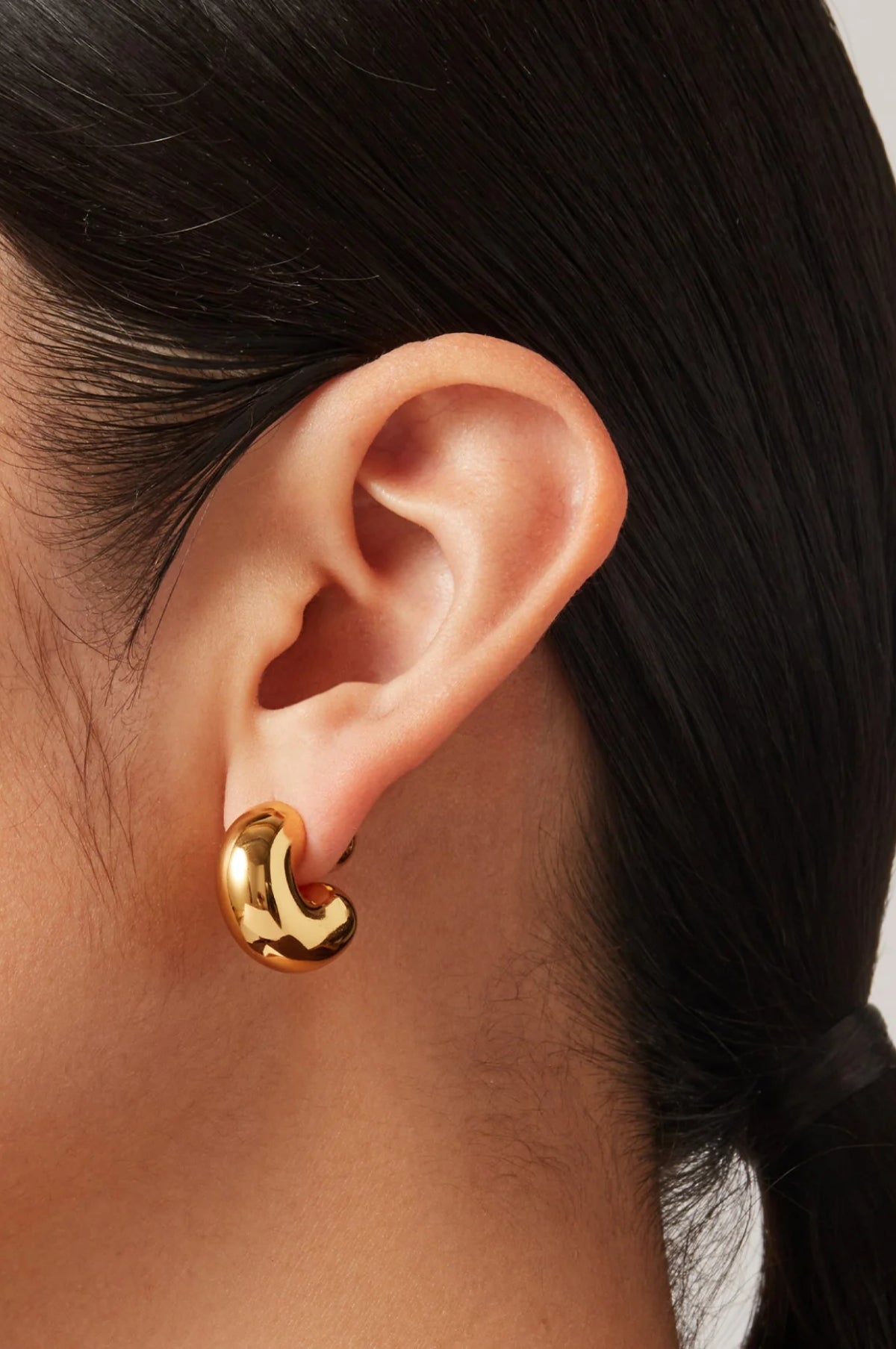 Tome Medium Gold Hoop Earrings