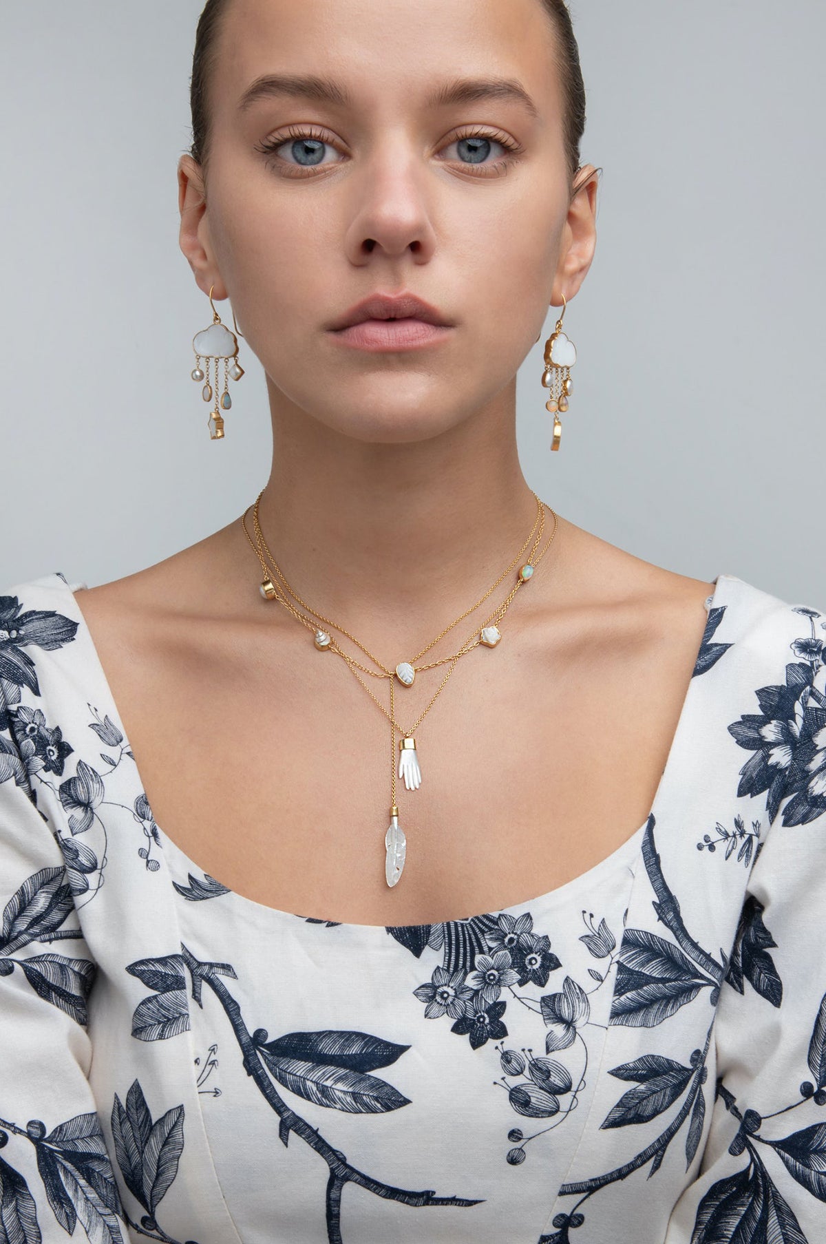Hand Pearl Necklace