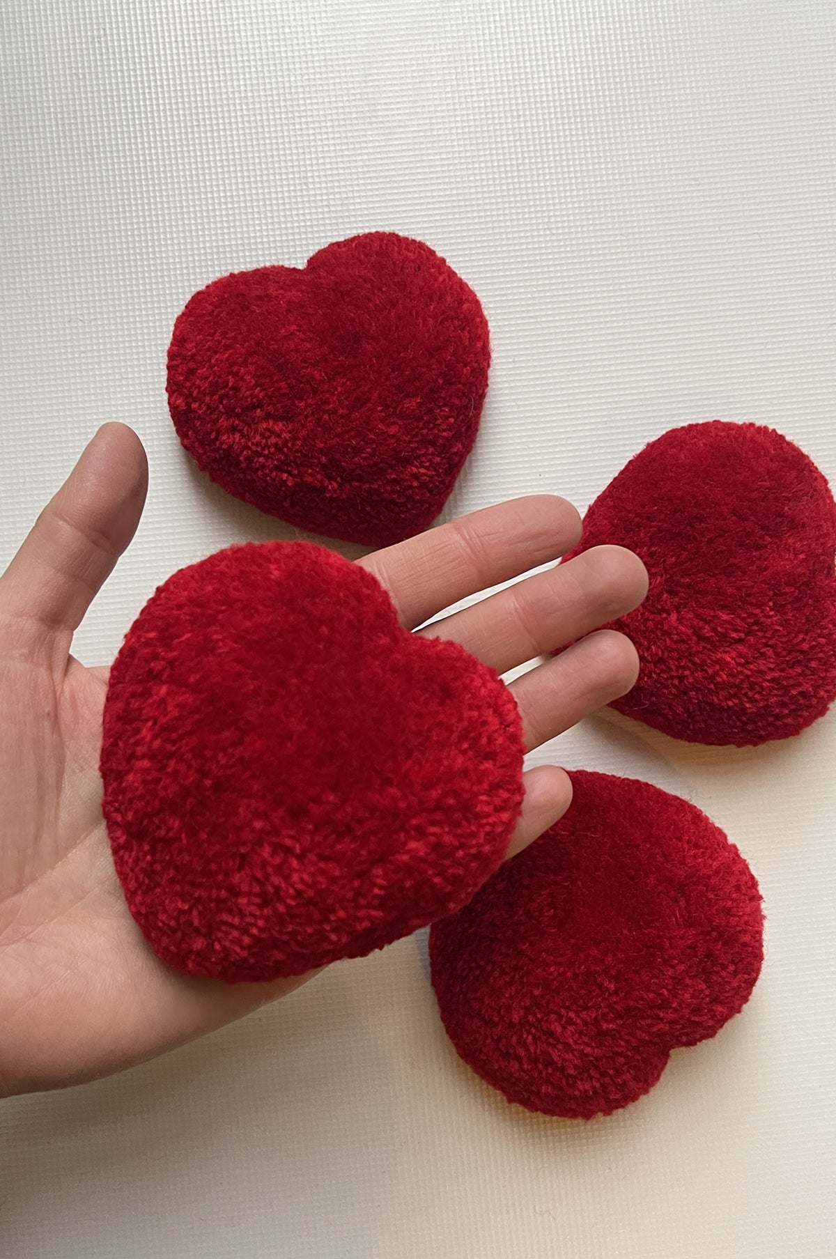 Pompon Heart Red